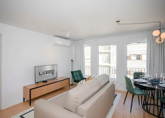 Liiiving In Porto-modern & Glam Rooftop Porto