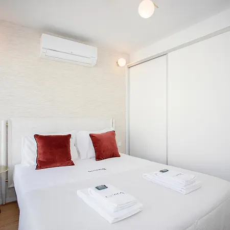 Liiiving In Porto-modern & Glam Rooftop * Porto