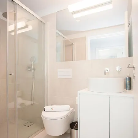 Apartament Liiiving In Porto-modern & Glam Rooftop