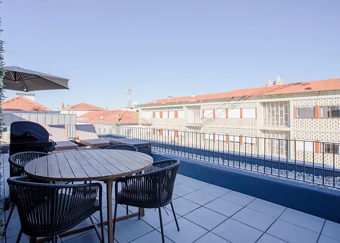 Liiiving In Porto-modern & Glam Rooftop * Oporto