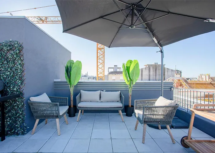 Liiiving In Porto-modern & Glam Rooftop