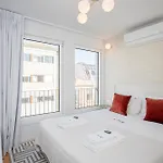 Liiiving In Porto-modern & Glam Rooftop