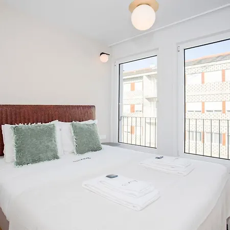 Liiiving In Porto-modern & Glam Rooftop 아파트