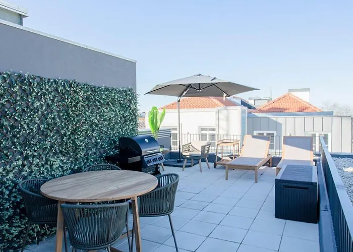 Liiiving In Porto-modern & Glam Rooftop Porto
