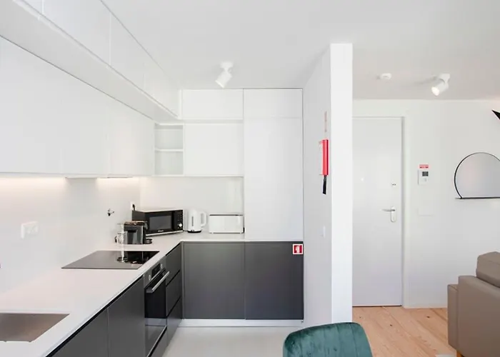 Liiiving In Porto-modern & Glam Rooftop