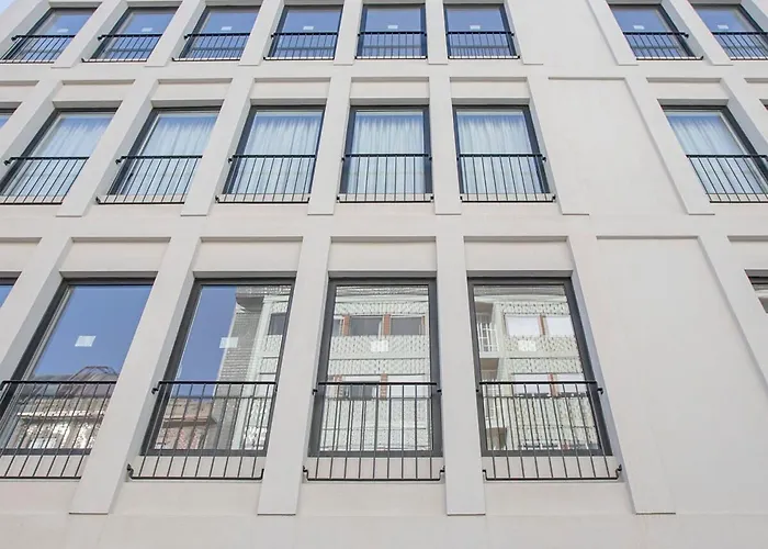 Liiiving In Porto-modern & Glam Rooftop